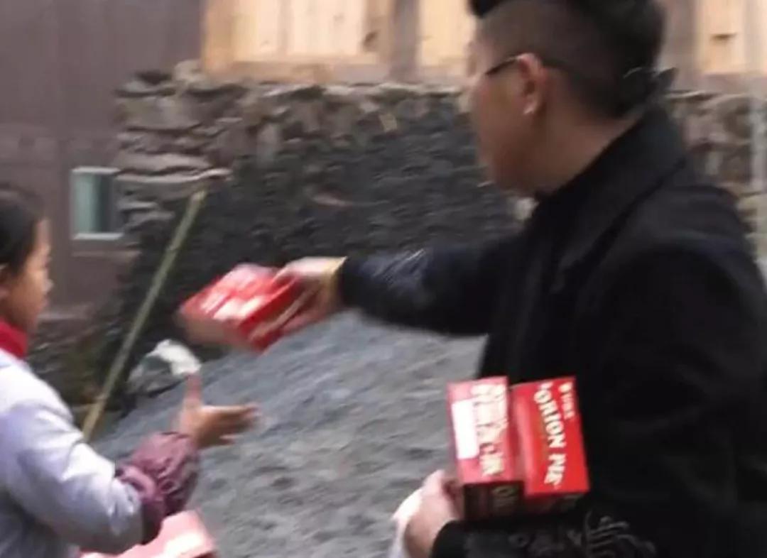 贵州网红“乞丐哥”的罪恶人生,网红乞丐哥拐卖妇女被抓