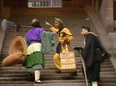 冷眼看西游：金平府捉妖，唐僧师徒一路上抢了多少金银财宝？