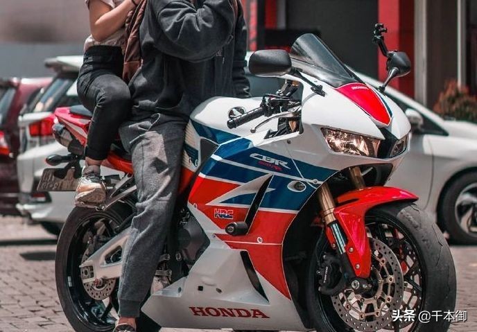 摩托车上必不可少的配件，以下几种全知道的都是老司机