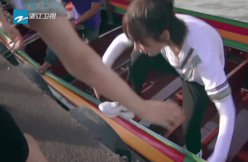 王俊凯绅士,王俊凯的绅士动作