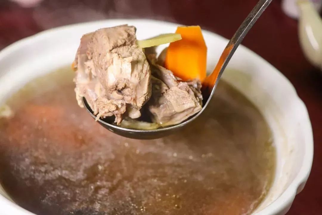 铜盘焗鸡的正宗做法,特色铜盘焗鸡