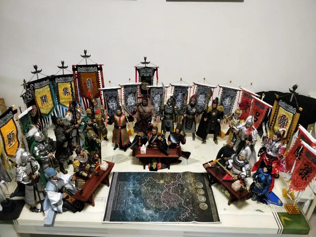 90鍚庡皬浼欐敼閫犲崈骞村竷鏂欏緛鏈嶅鍥戒汉,鍐呰挋灏忎紮鍋氱殑涓夊浗鎵嬪姙