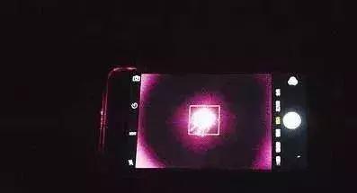 警惕前置摄像头,提防手机摄像头危害