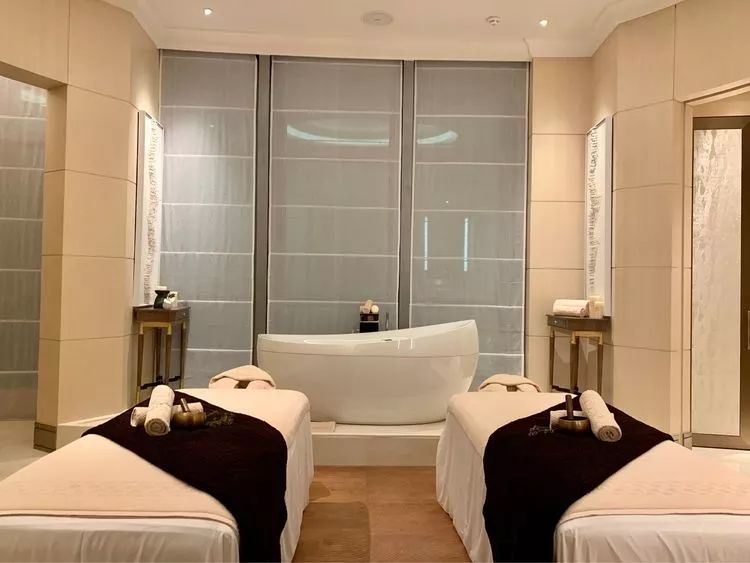 珠海瑞吉酒店游泳池,珠海市瑞吉酒店在哪里呀