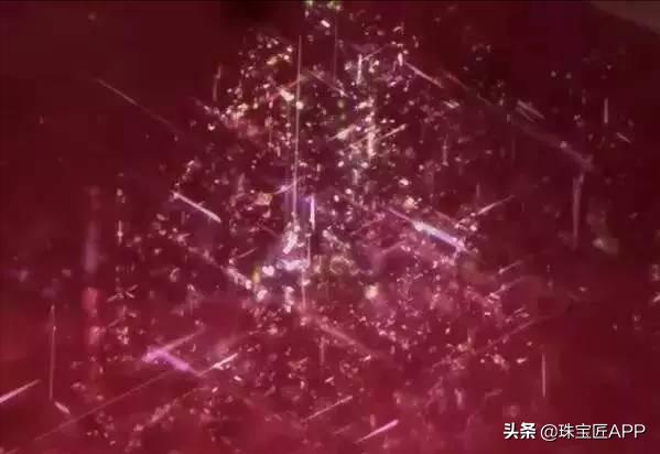 让人又爱又恨！“奶体”宝石究竟是好还是坏？