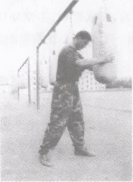 警用防暴棍和匕首警拳,警用防暴橡胶棍杀伤力