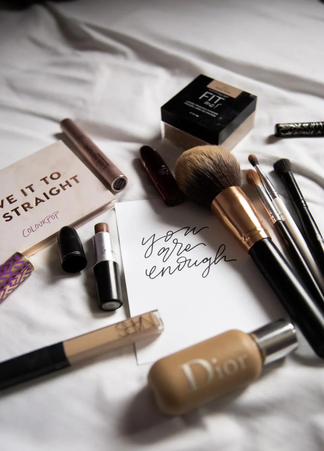 同样是嘴碎，屈臣氏导购为什么会输给李佳琦？