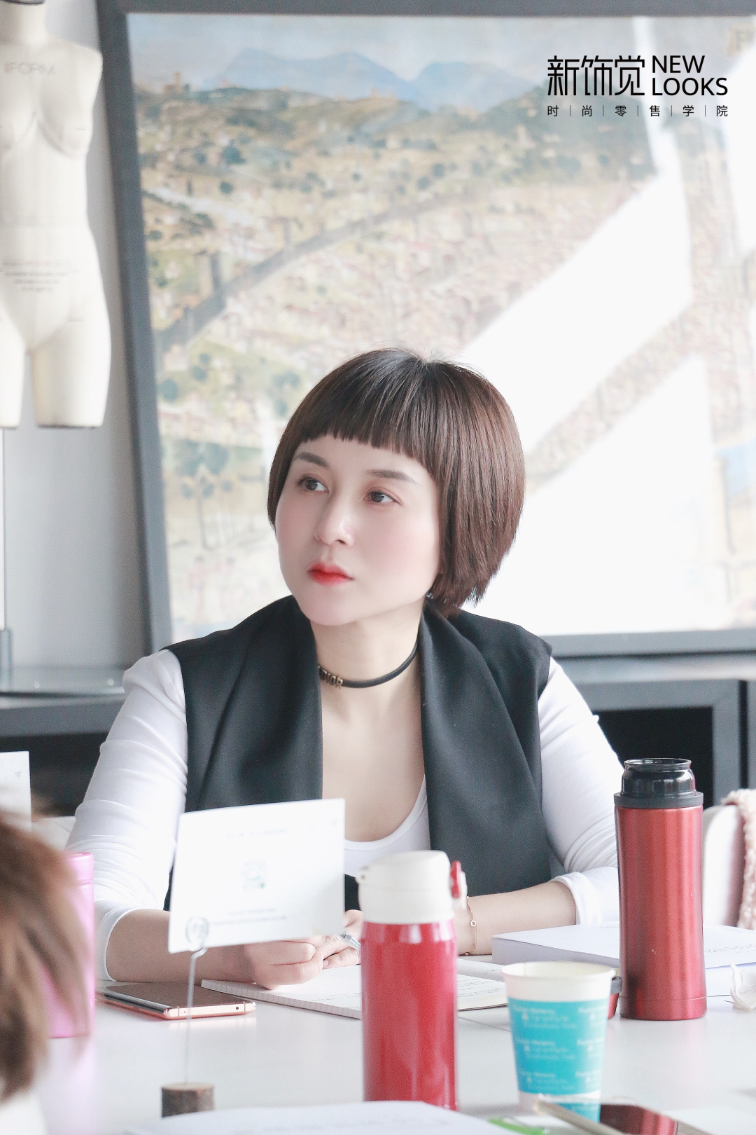 陈列衣服怎样陈列出高级感女装,高级服装陈列技巧