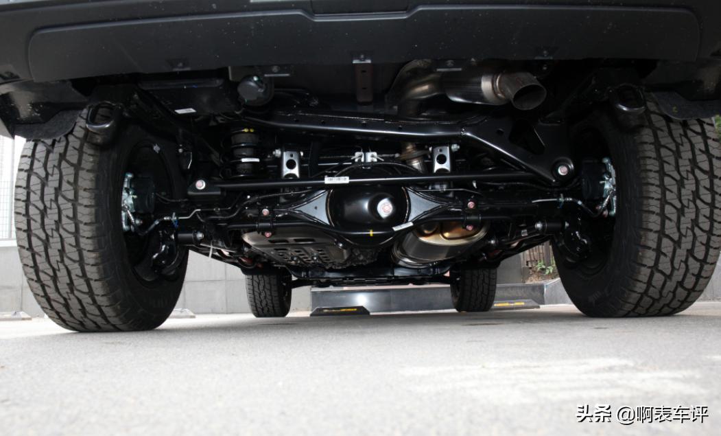长得像坦克300的百万级别豪华suv,比坦克300还硬派的suv26万
