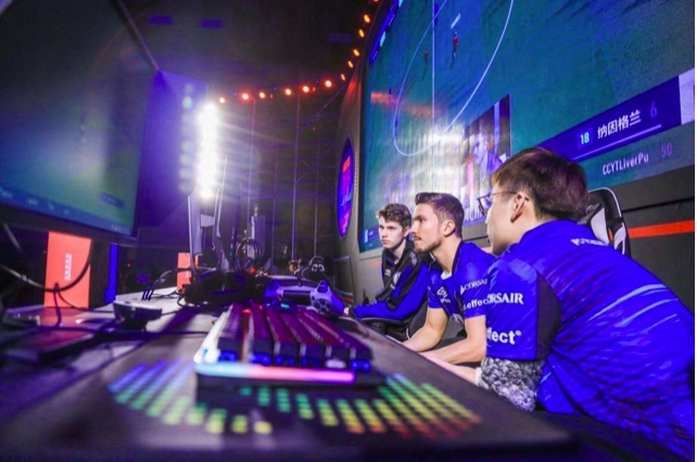 足球电竞赛程,足球和电竞哪个更难入门