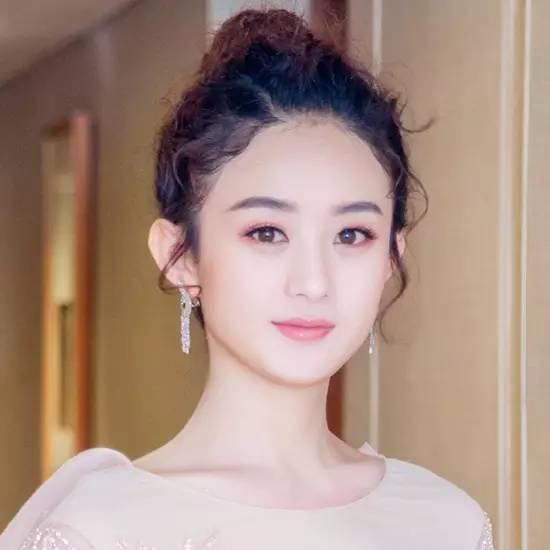 该披头发还是扎头发好看,什么脸型扎头发好看披头发不好看