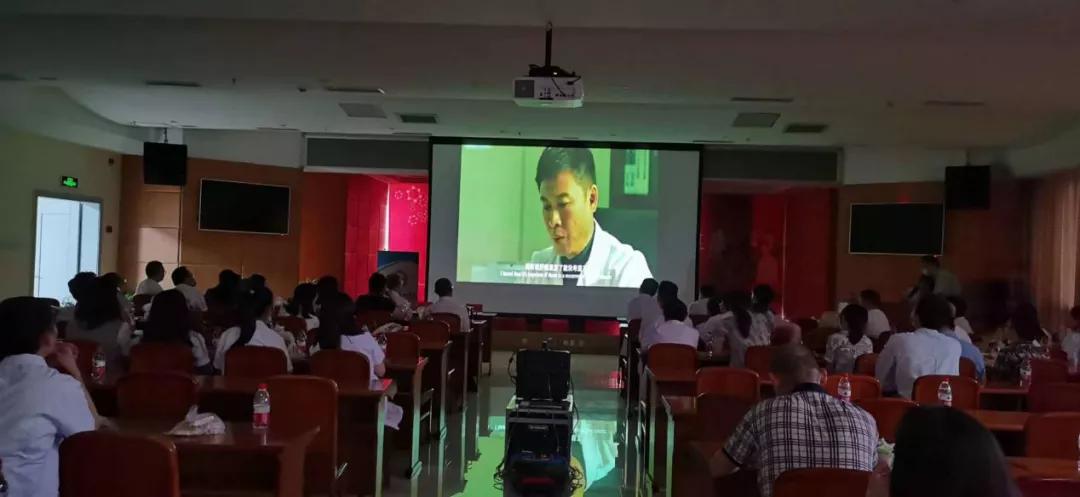 弘扬抗疫精神同心共抗疫情,医师节弘扬抗疫精神护佑人民健康