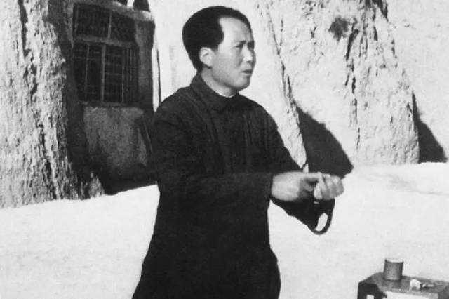 《毛*东泽**选集》:一本可以学习一辈子的书