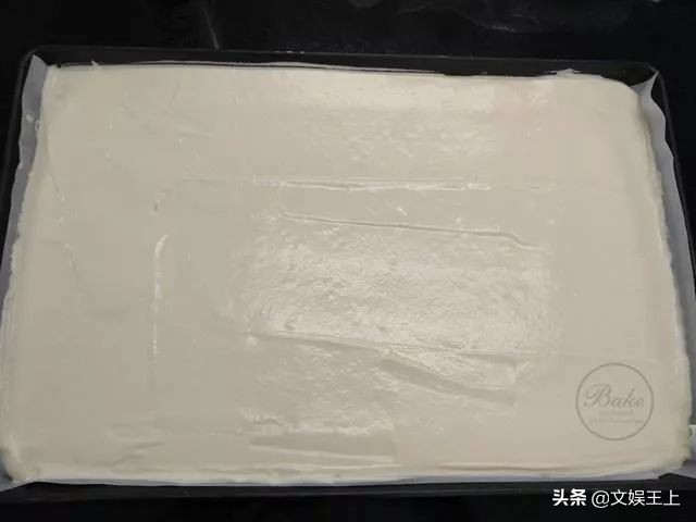 不用出门自己在家做蛋糕,不能出门就自己做了一个蛋糕