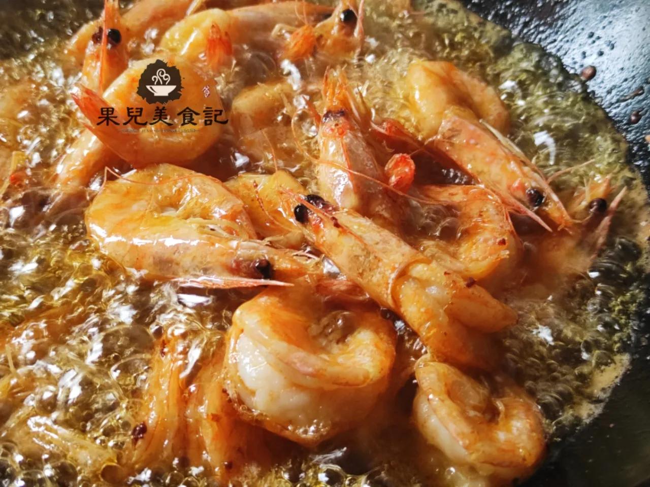 水煮干锅虾怎么做更好吃不用调料,香辣虾干锅怎么做虾才酥