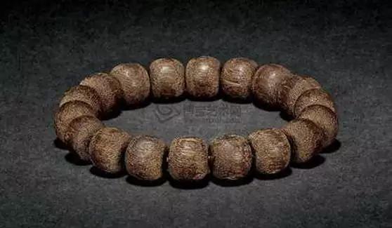 木质手串一般买什么材料的好,手串木质排行榜