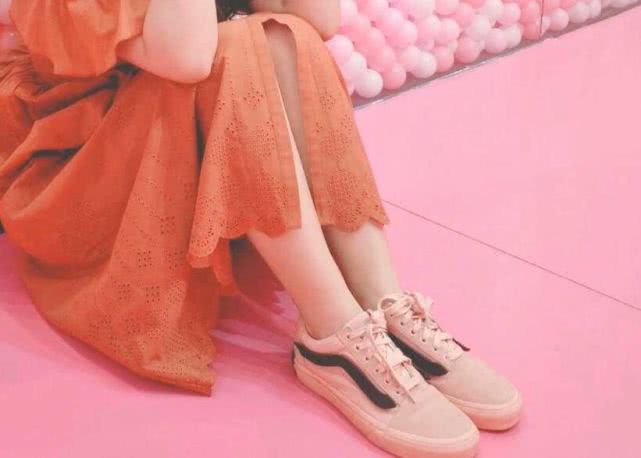 珍惜你的女孩和Vans