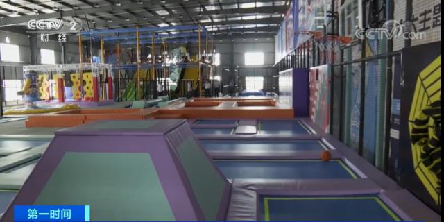 女子蹦床馆全身瘫痪,女孩玩蹦床完全性瘫痪