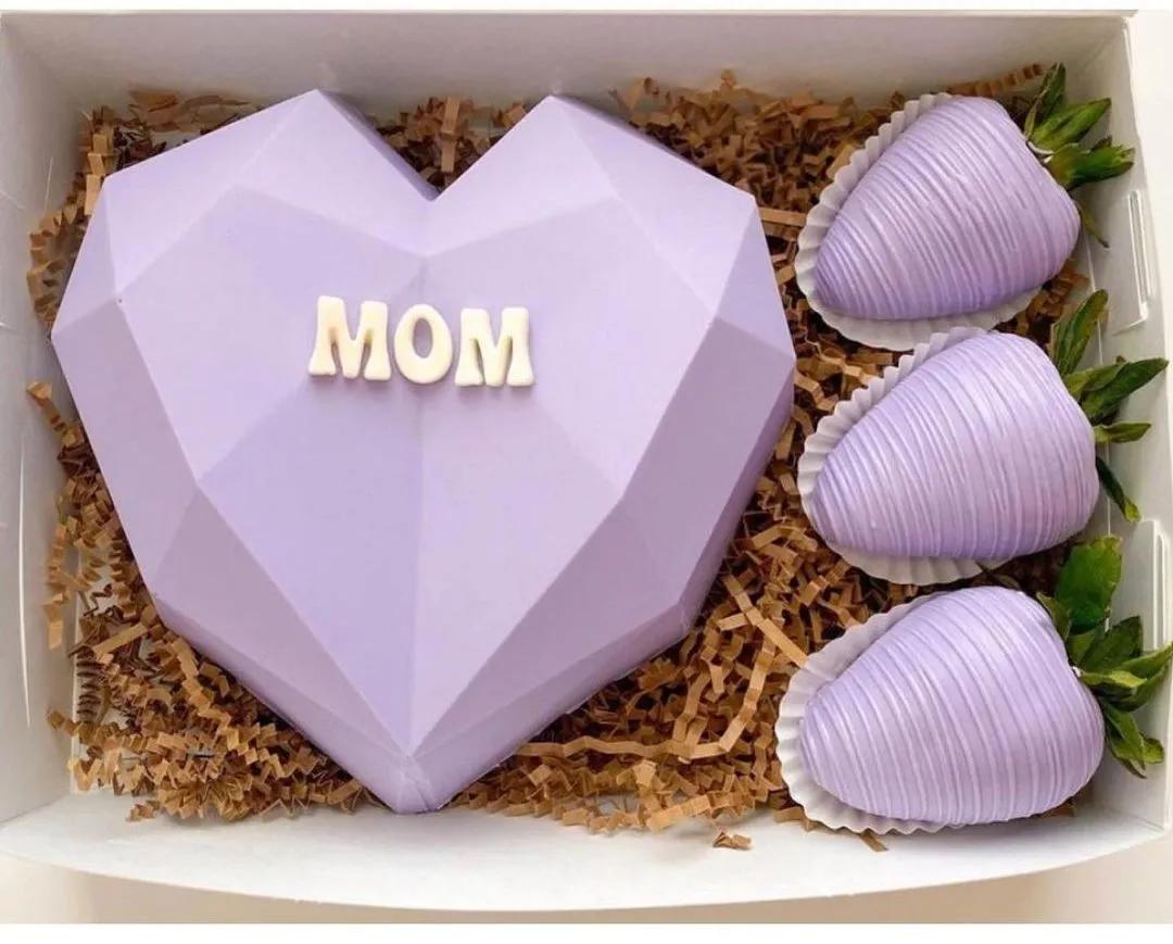 简单款式的母亲节蛋糕图片,六种不同口味母亲节蛋糕