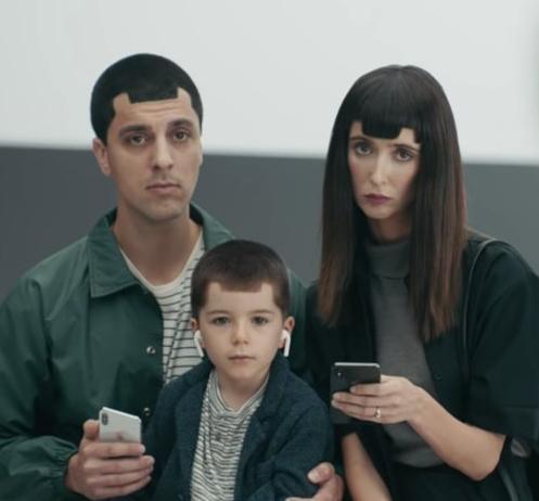 nova4上面的三个小孔是什么,nova4的顶部3个孔什么功能