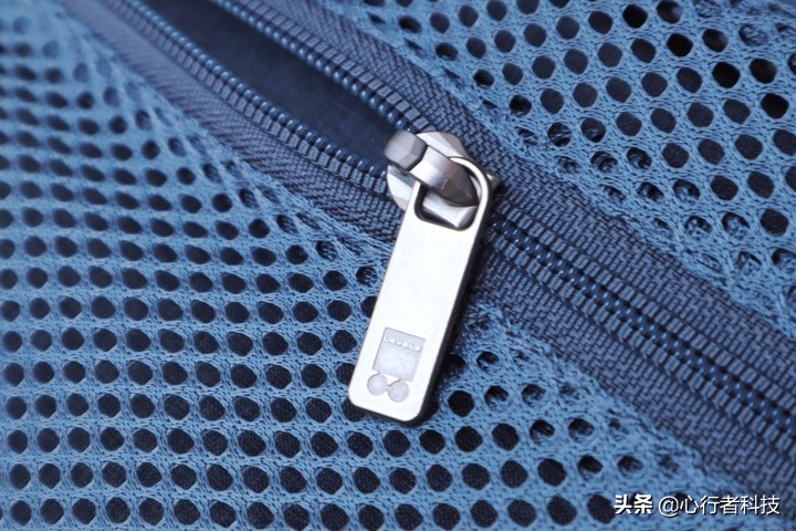 简约有范儿地平线8号行李箱,地平线8号行李箱和小米90分行李箱