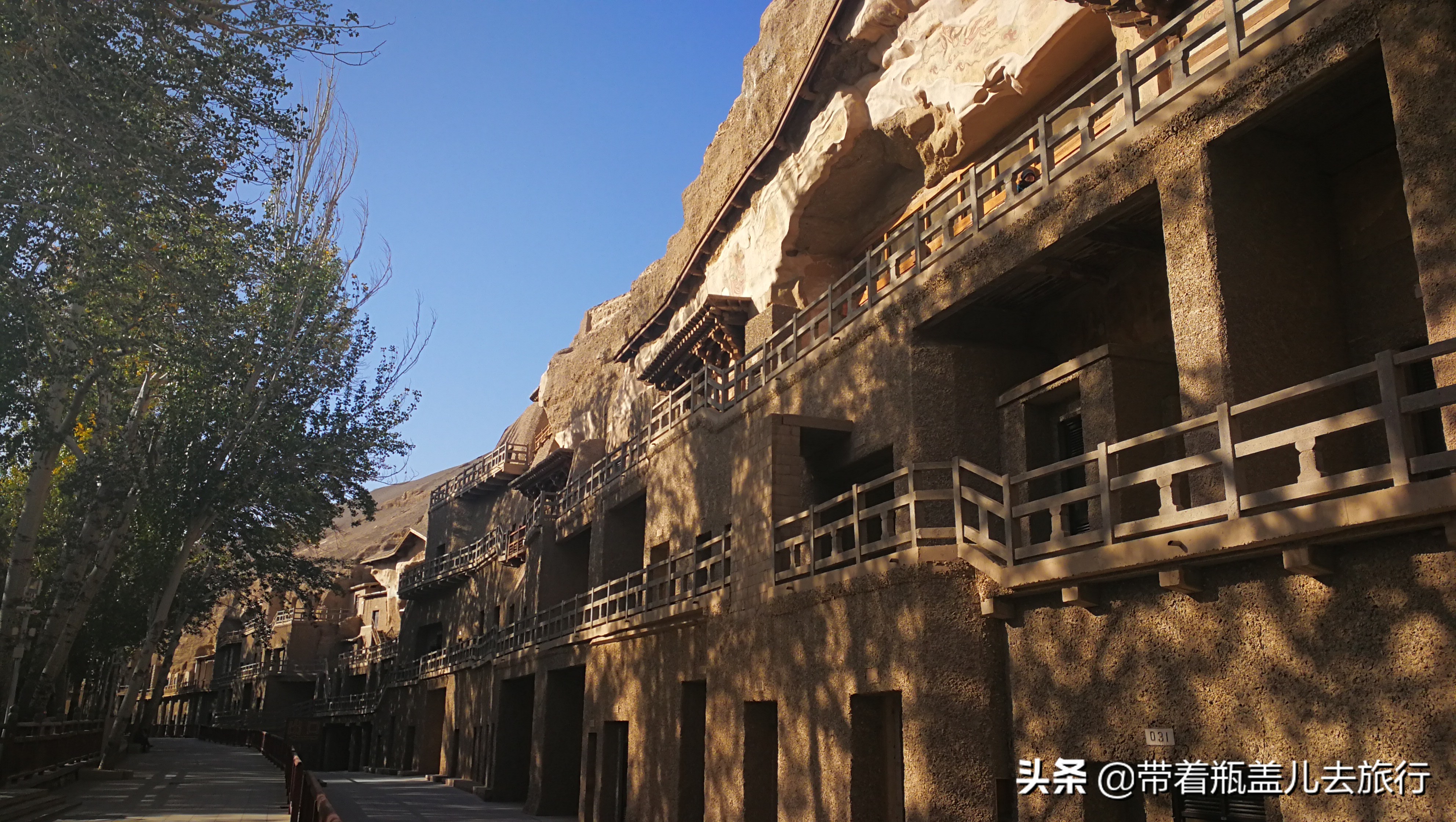 敦煌莫高窟如何游玩，十四张图片带你领略丝绸之路上的艺术瑰宝