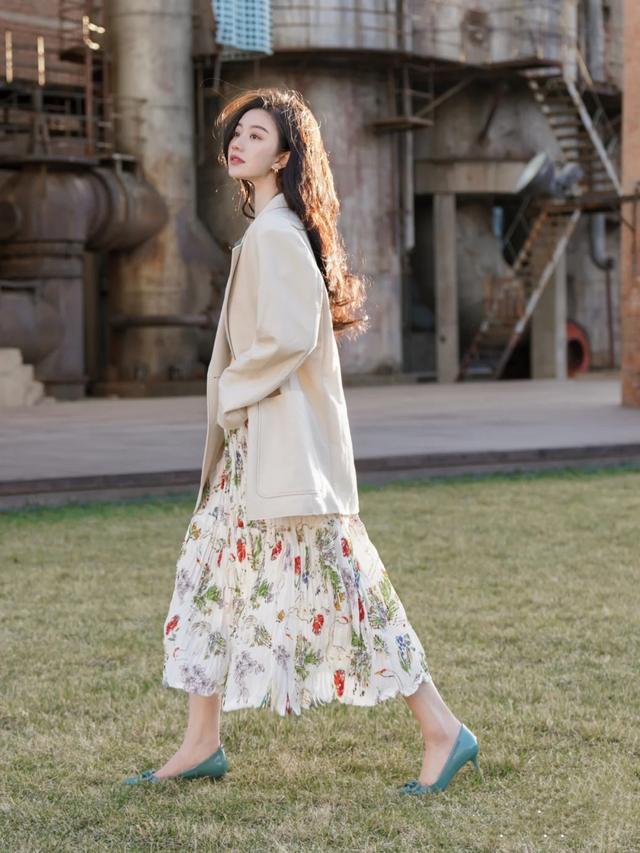 绿色鞋子怎么搭配才好看,绿色单鞋子搭配什么衣服好看