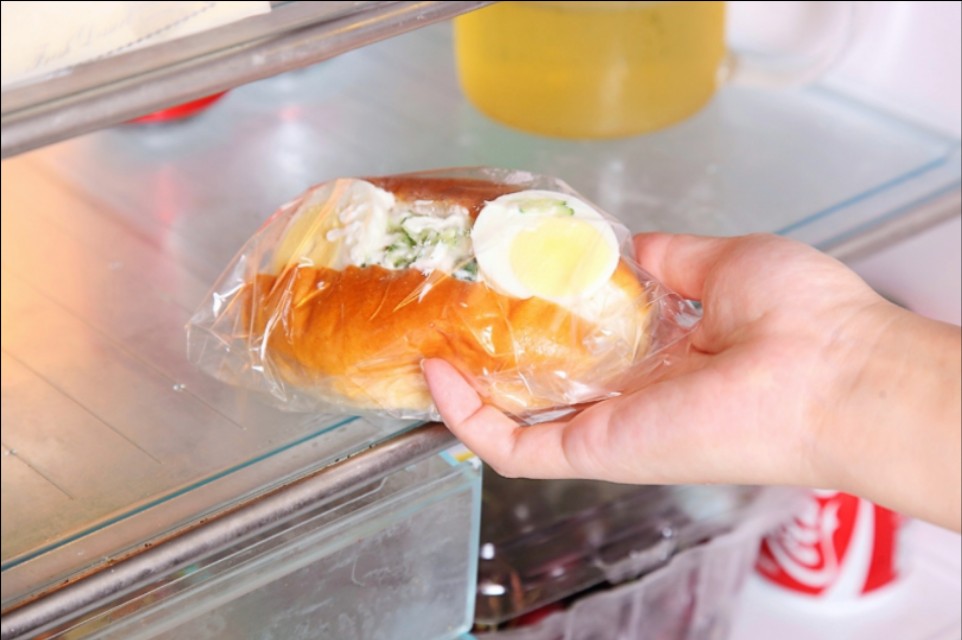 新出炉的面包怎么保存,买的面包第二天吃怎么保存