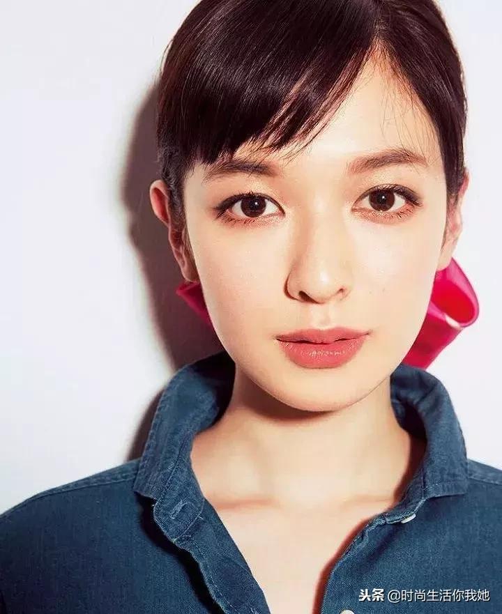 最近流行的眼影妆,适合下眼睑的液体眼影