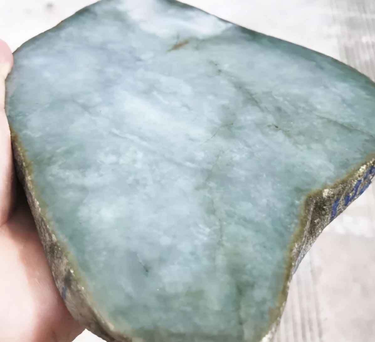 南齐场口原石皮壳特征,缅甸南齐场口翡翠原石特征