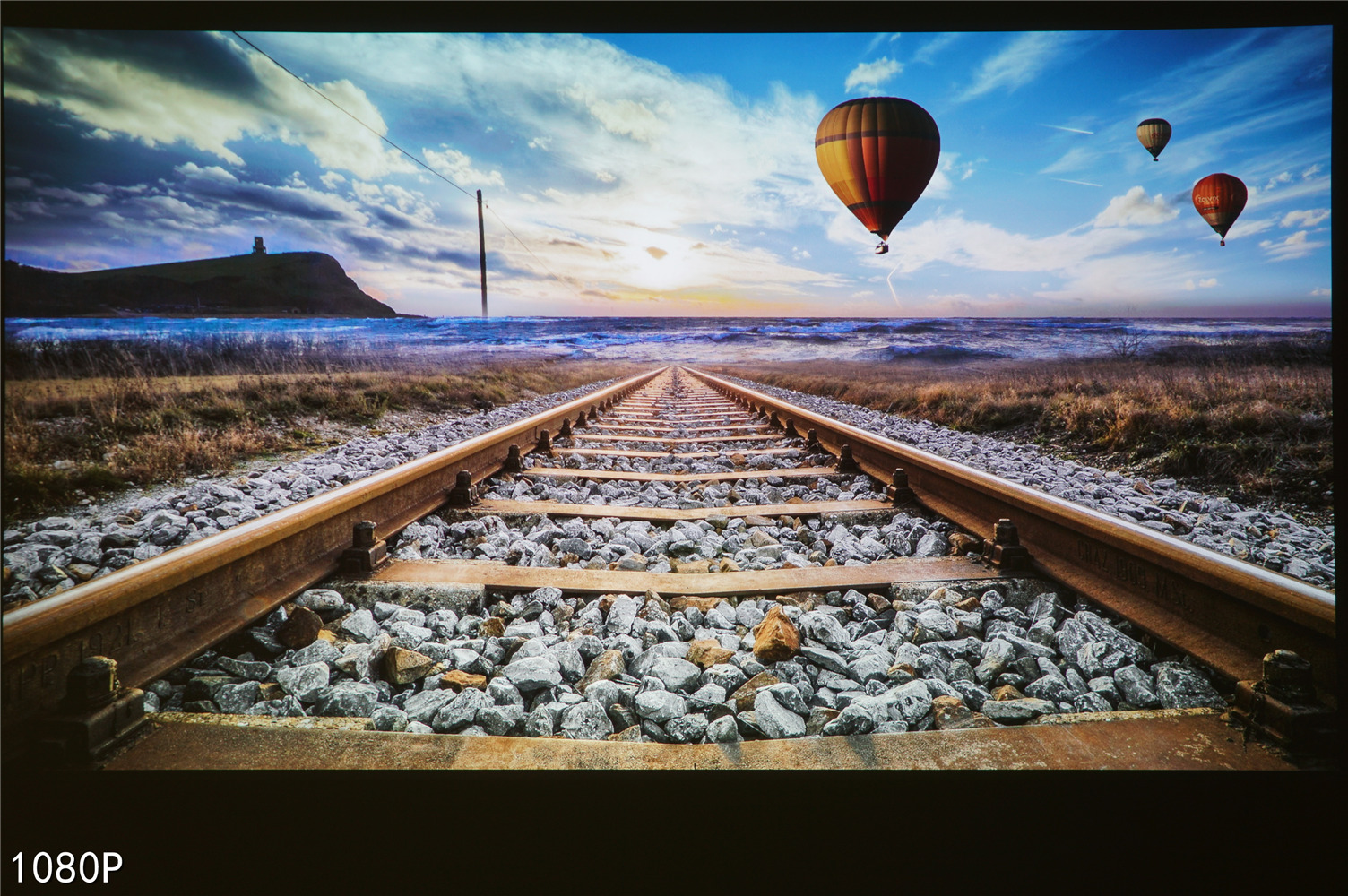 8000块的4K投影仪效果怎么样,800元的1080p的投影仪