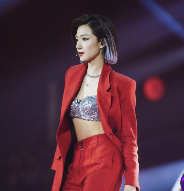 什么样的短发方便留长发好看,6款时尚减龄的短发发型推荐