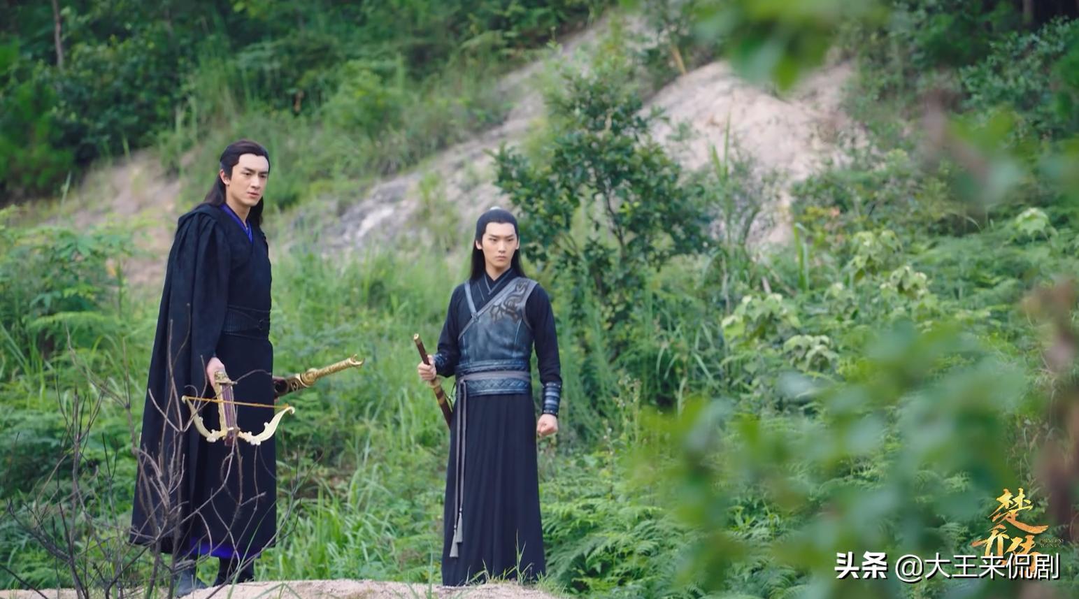 燕洵和楚乔逃跑,燕洵楚乔被人追杀掉入陷阱