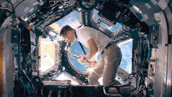 他的八分钟惊艳了我，法国第十个登上宇宙空间站的男人