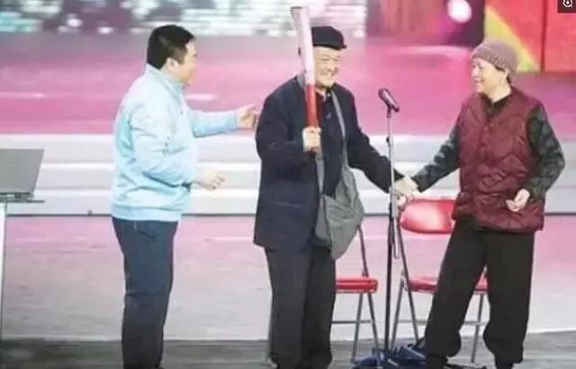 羽绒马甲好搭配吗,羽绒马甲该怎么穿好看