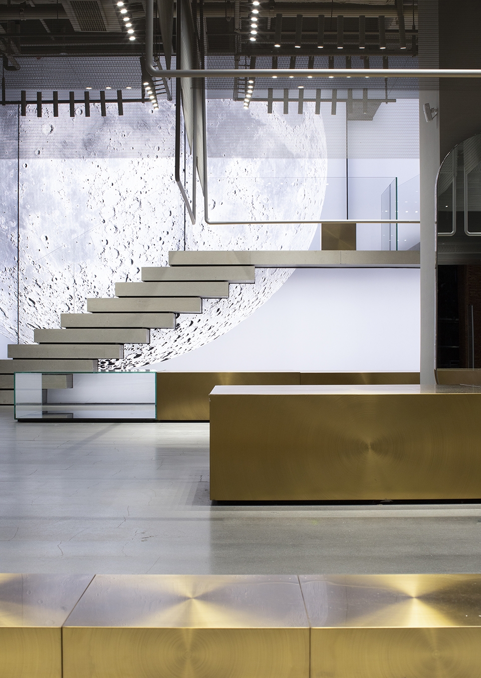 ur华师旗舰店,ur莘庄旗舰店