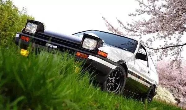 丰田霸道2020款3.5顶配,丰田霸道中规版8万公里