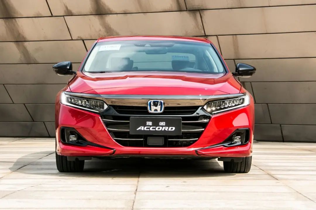 车长超4米9，3毛一公里香到爆，最火合资B级车出新款，开过都说好