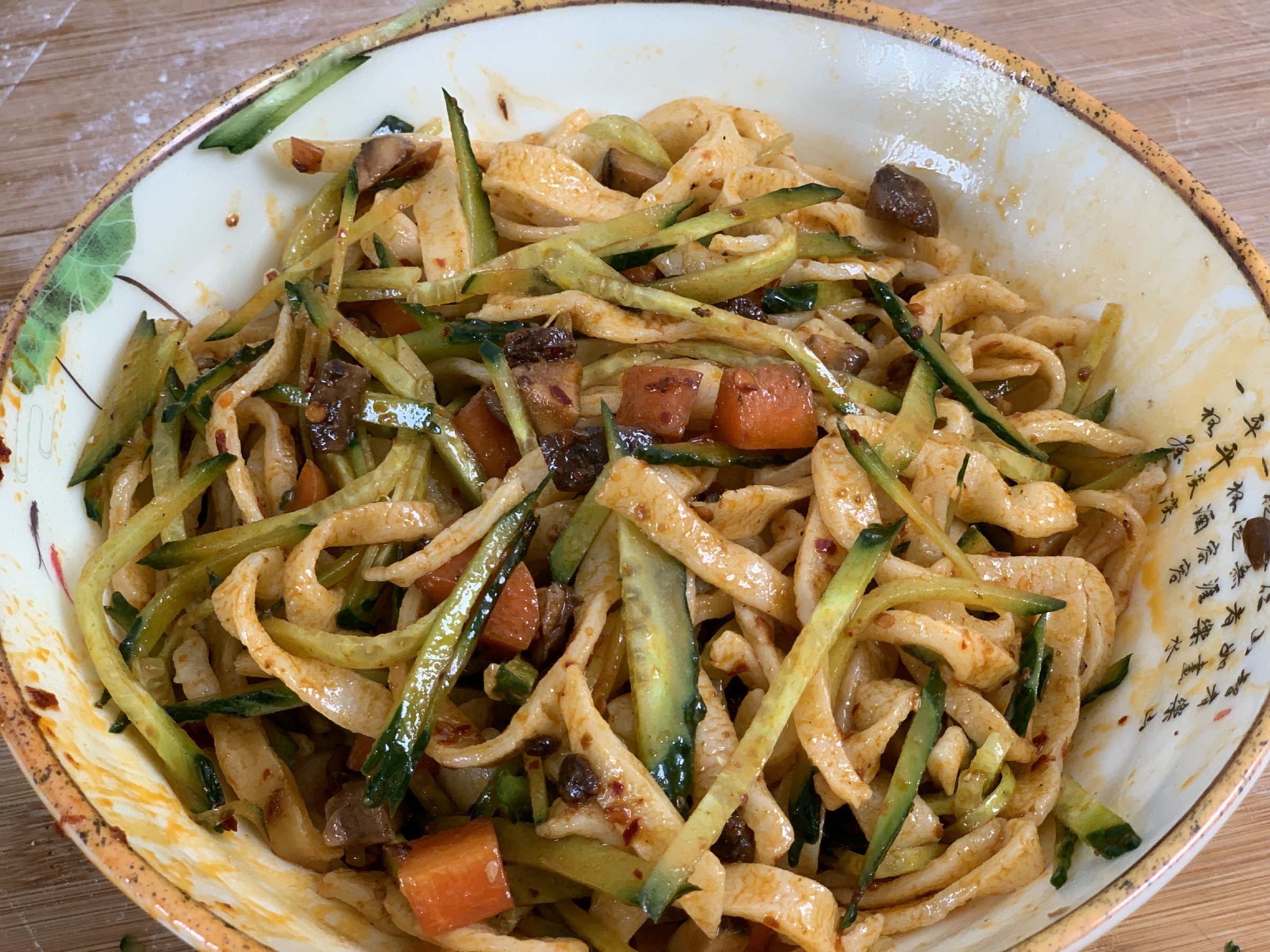 手擀面添加什么让面条筋道,手擀面面条怎么筋道