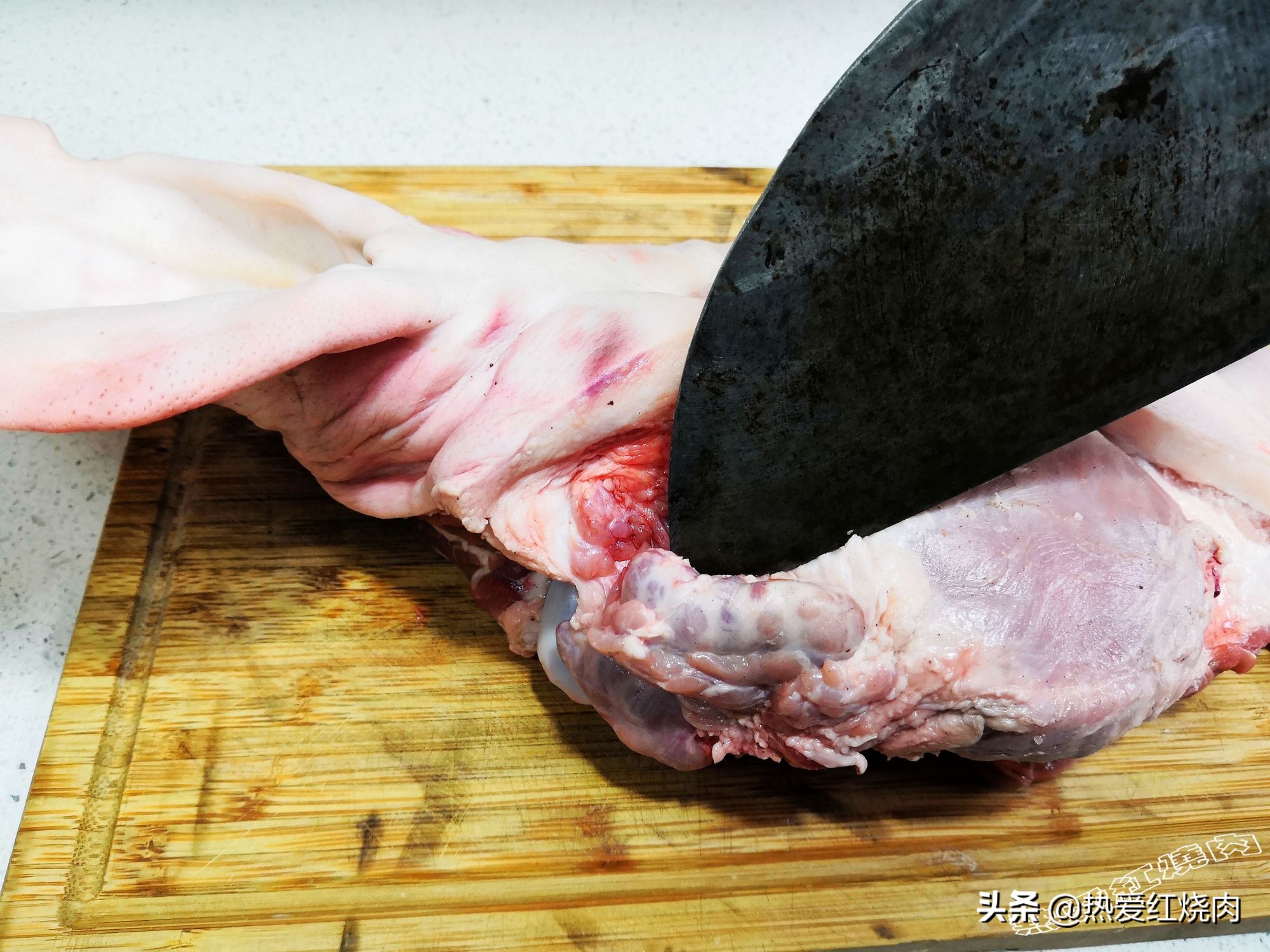 过年买了一个猪头寓意,年夜饭必备的猪头肉