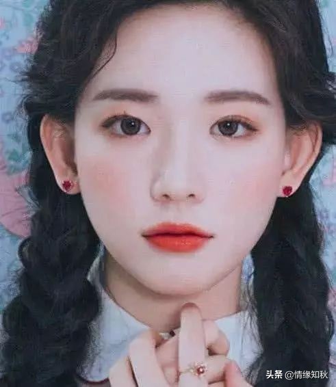 婚姻中不小心发现了另一半的秘密,婚姻中最容易忽略第三者