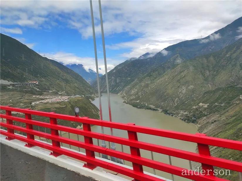 陪着贡嘎过仲秋，深夜听到女生的尖叫（上）