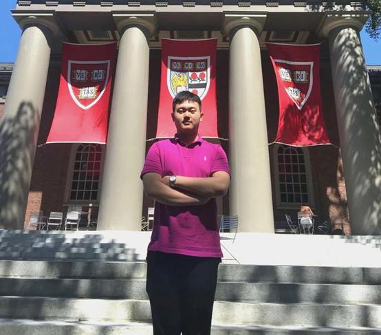 哈佛学霸怎么考上哈佛的,哈佛学霸是怎样考上的