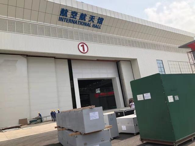 珠海航展中心歼20表演,珠海航展歼10模型