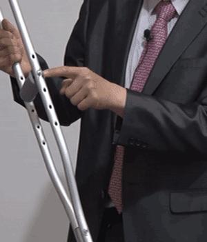 双侧腿拄拐的正确方法,下肢轻微负重拄拐的正确方法