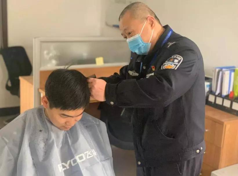 为避免大量F4亮相杭州街头，不少“Tony老师”惊现派出所