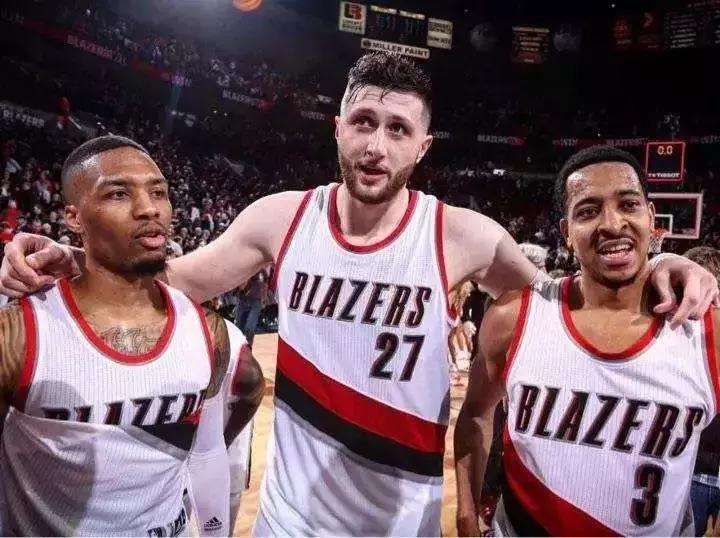 火箭队进入西部前三,2009西部第一轮火箭开拓者第六场