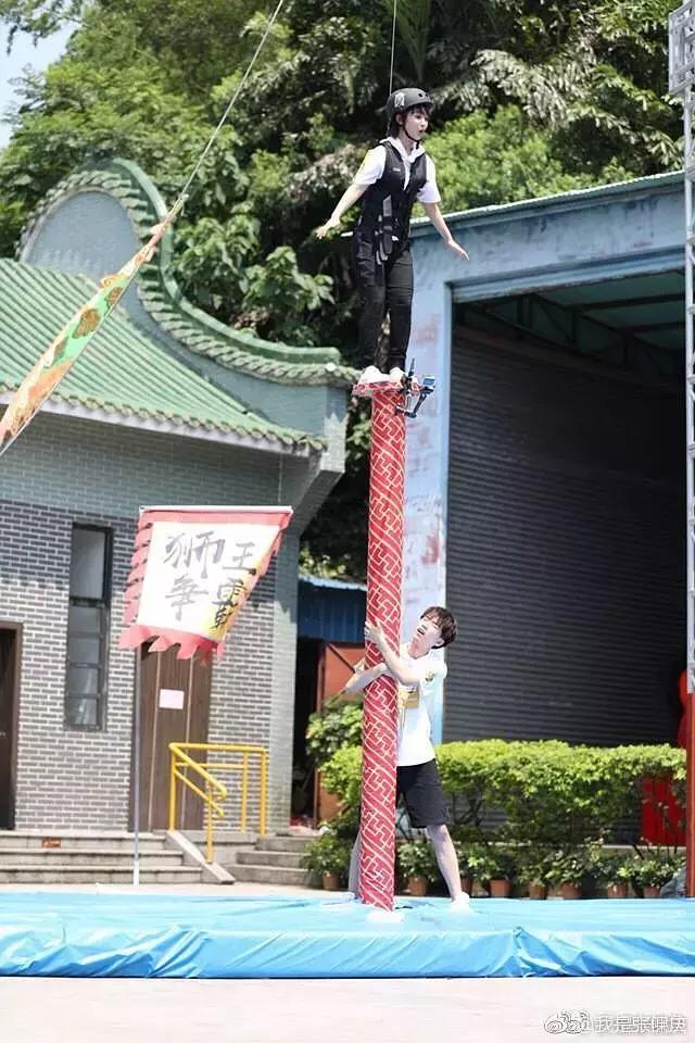 王俊凯绅士,王俊凯的绅士动作