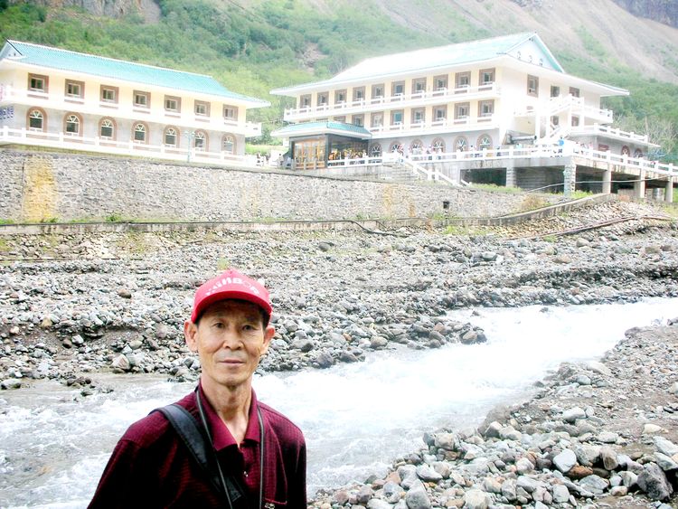 长白山天池两字是谁题写的,长白山天池谁写的