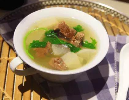 一碗牛肉汤很简单,怎么能快速做好一碗牛肉汤